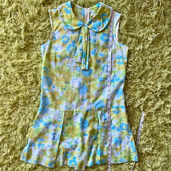 Vintage Floral Playsuit / Romper W/ Peter Pan Collar - Picture 12 of 14
